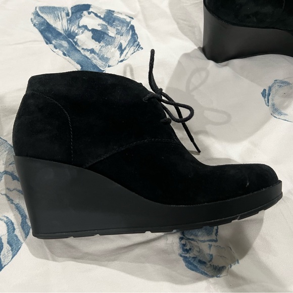 Cole Hann Black Suede Halley Lace Up Wedge Ankle Boots, Sz 8.5, NWOT - Picture 1 of 4